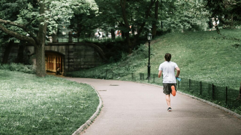Walking vs. Running vs. the Gym: What Science Says Is Actually Best for You pexels taryn elliott 4652250.jpg